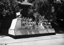 rhododendron festival float